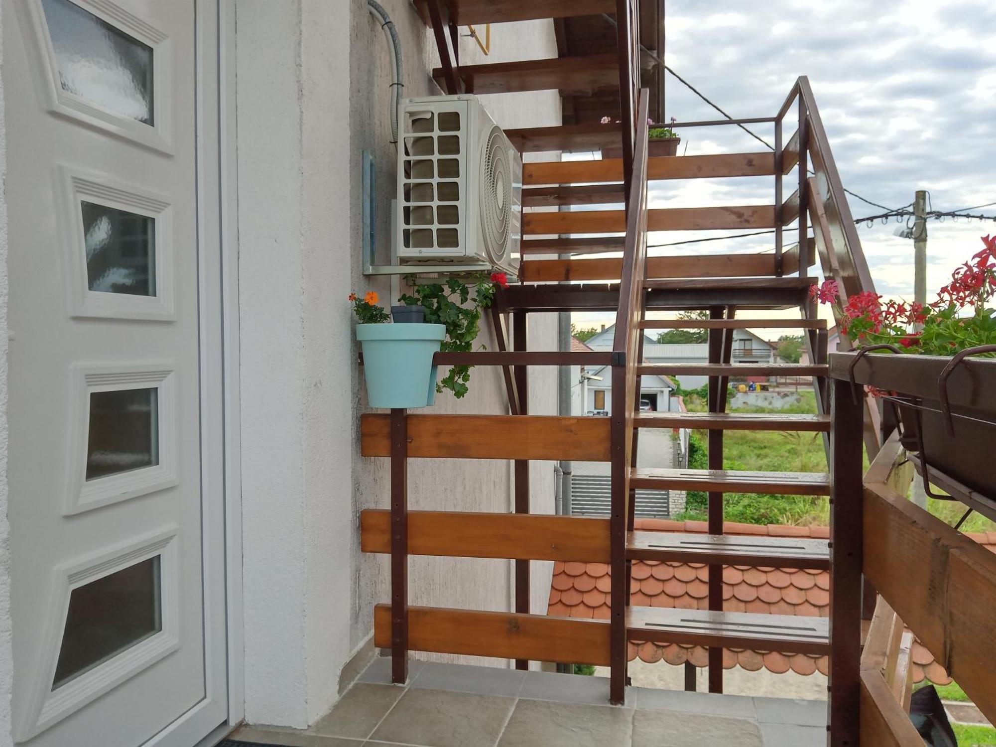 Apartman Kod Dide I Bake วูโควาร์ ภายนอก รูปภาพ